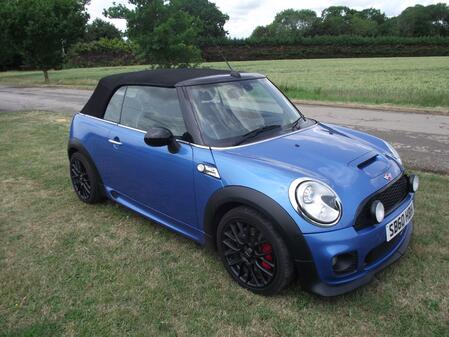 MINI CONVERTIBLE 1.6 John Cooper Works Convertible